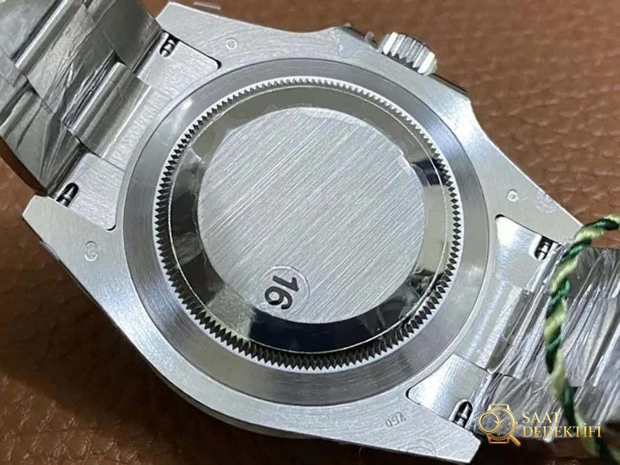 VS Factory Rolex Mavi Su Hayaleti 3235 Replika Kol Saati - VS Watch - Arka Kapak ve Mekanizma Detayı