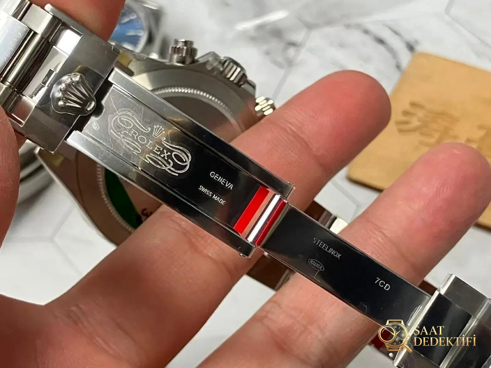 VS Factory Rolex Panda Daytona, Dandong 4130 mekanizmasıyla Clean kalitesine ulaşabilir mi? - Yan Profil ve Kordon Bağlantısı