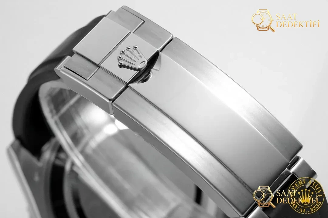 VS Factory Rolex Platin Yacht-Master 3235 Mekanizma 42 mm 226659 Yeni Saat İncelemesi - Genel Açı ve Estetik Duruş