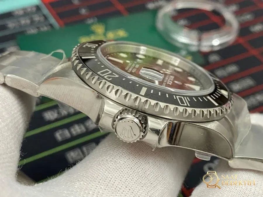 VS Factory Rolex Sea-Dweller Single Red Ghost King Replika Saat - VS Saat - Arka Kapak ve Mekanizma Detayı