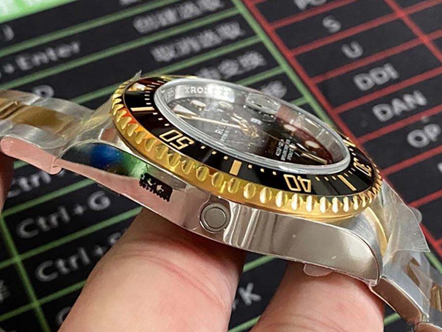 VS Factory Rolex Sea-Dweller two-tone tek kırmızı "Rüya" replika saat - VS Saat — 5. fotoğraf