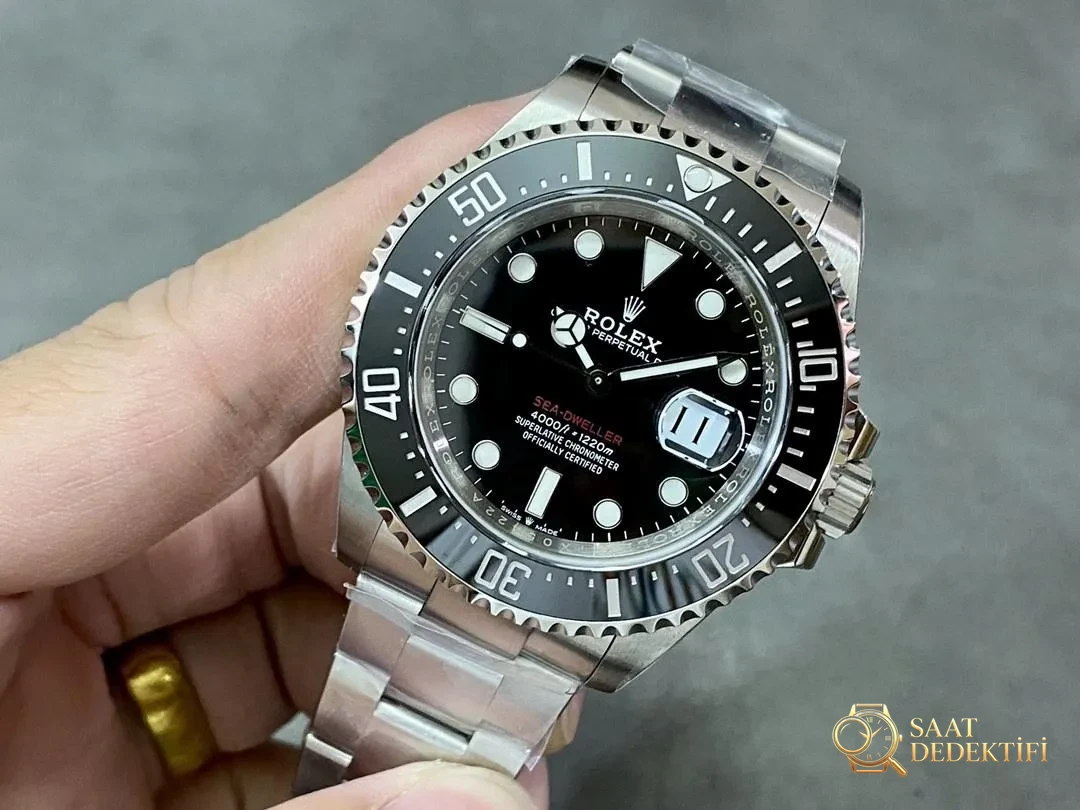 VS Factory Rolex tek kırmızı yazılı Sea-Dweller M126600 Dandong 3235 mekanizmasının kararlılığı nasıl? - Kasa Profili ve Kurma Kolu İncelemesi