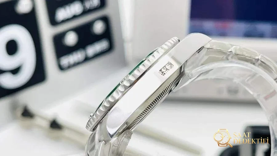 VS Factory Rolex yeni 3235 mekanizmalı 41 mm Yeşil Su Hayaleti incelemesi - Arka Kapak ve Mekanizma Detayı
