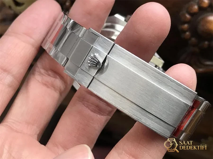 VS Factory Rolex yeni 41 mm yeşil su hayaleti incelemesi - Arka Kapak ve Mekanizma Detayı