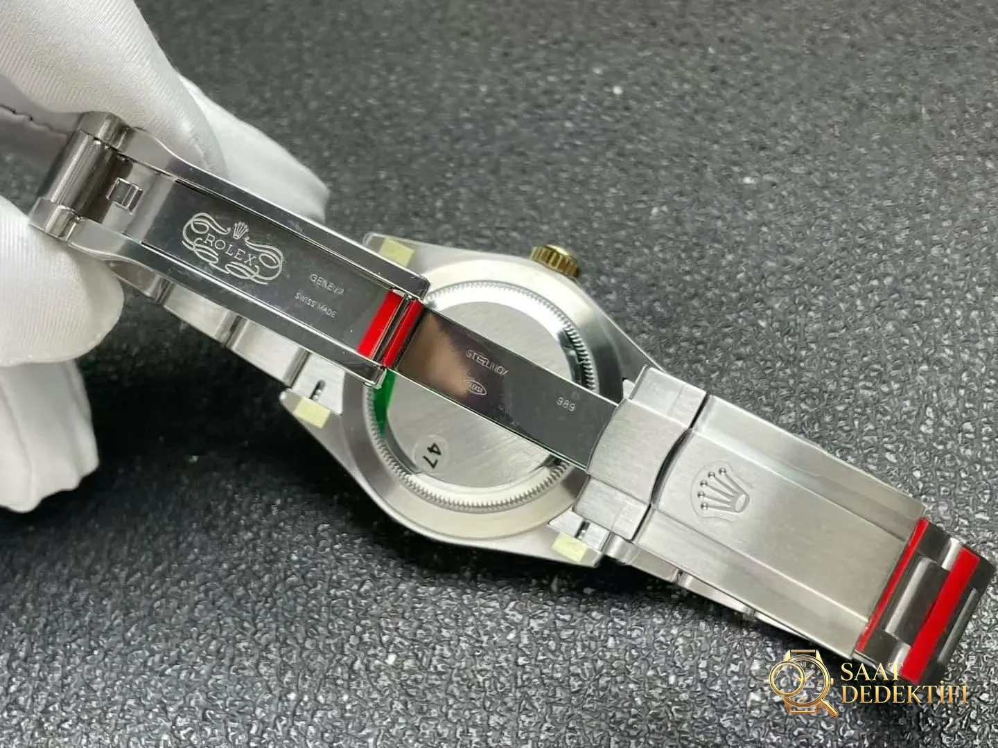 VS Factory Rolex yeni çift renkli altın Oyster Perpetual 100. yıl versiyonunun işçiliği nasıl? - Fosfor ve Super-LumiNova Gece Görünümü