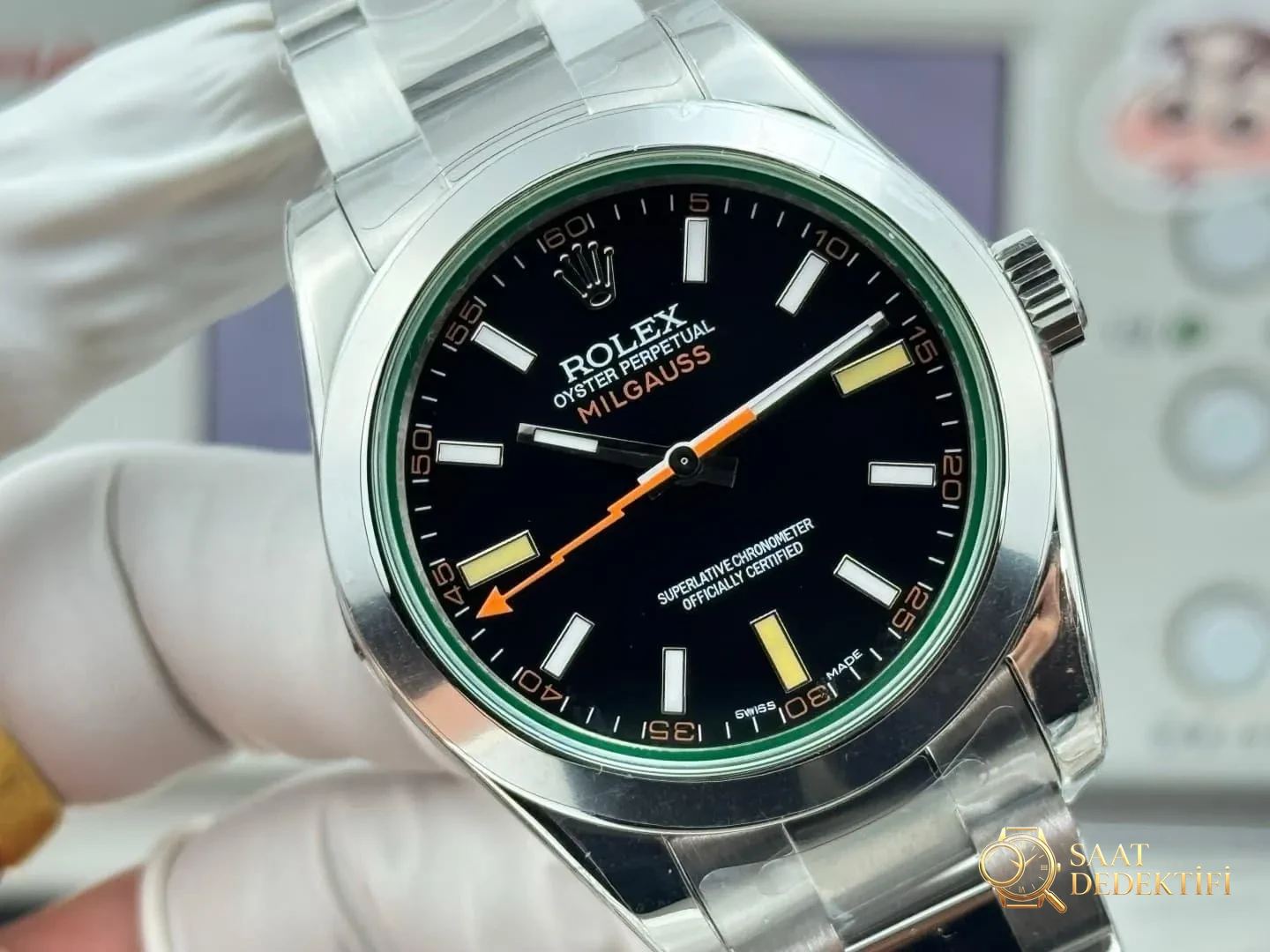 VS Factory Rolex yeşil camlı siyah kadranlı Dandong 3131 tek kademeli mekanizma işçiliği nasıl? - Arka Kapak ve Mekanizma Detayı