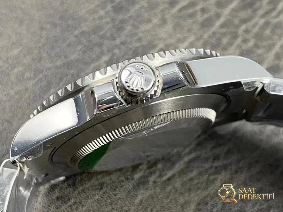 VS Factory Rolex Yeşil-Mavi Su Hayaleti 3135 Replika Kol Saati - VS Saat - Arka Kapak ve Mekanizma Detayı