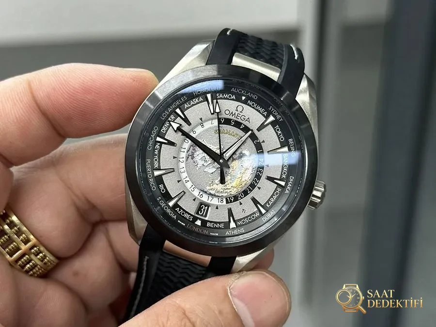 Vs Factory Seamaster 150 Titanyum Kasa Siyah Dunya Saati Replika Saat N... - Ön Görünüm ve Kasa Tasarımı