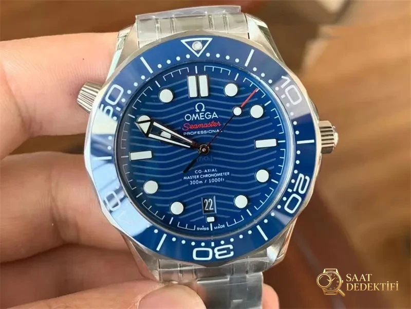 VS Factory Seamaster 300 Mavi V3 Versiyonu Saat İncelemesi - Kasa Profili ve Kurma Kolu İncelemesi