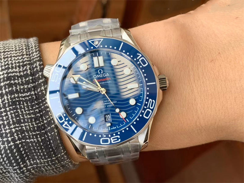 VS Factory Seamaster 300 Mavi V3 Versiyonu Saat İncelemesi — 4. fotoğraf