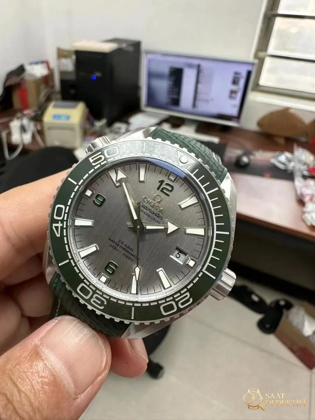 VS Factory tehlikede - Genel Açı ve Estetik Duruş