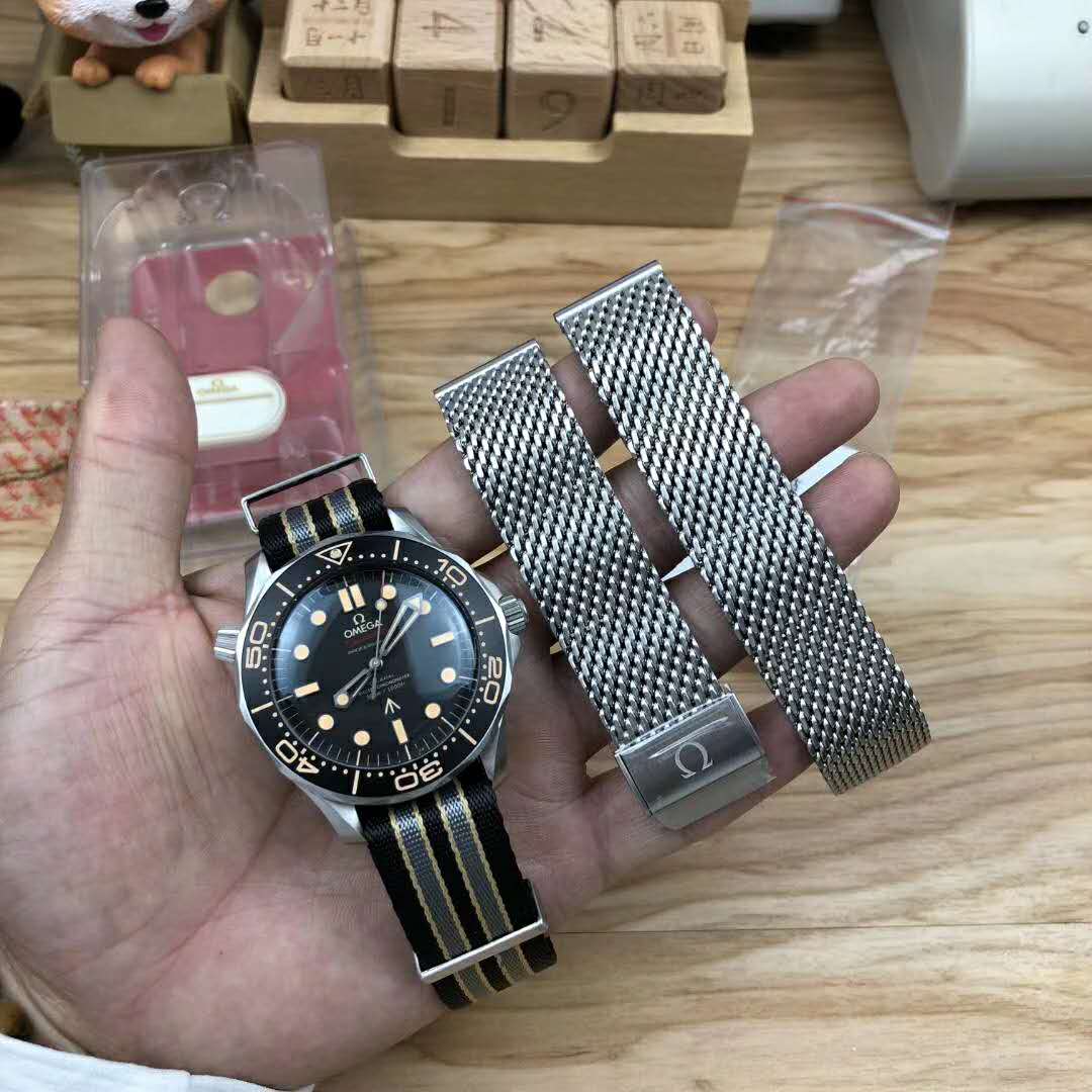 Replika Omega No Time to Die