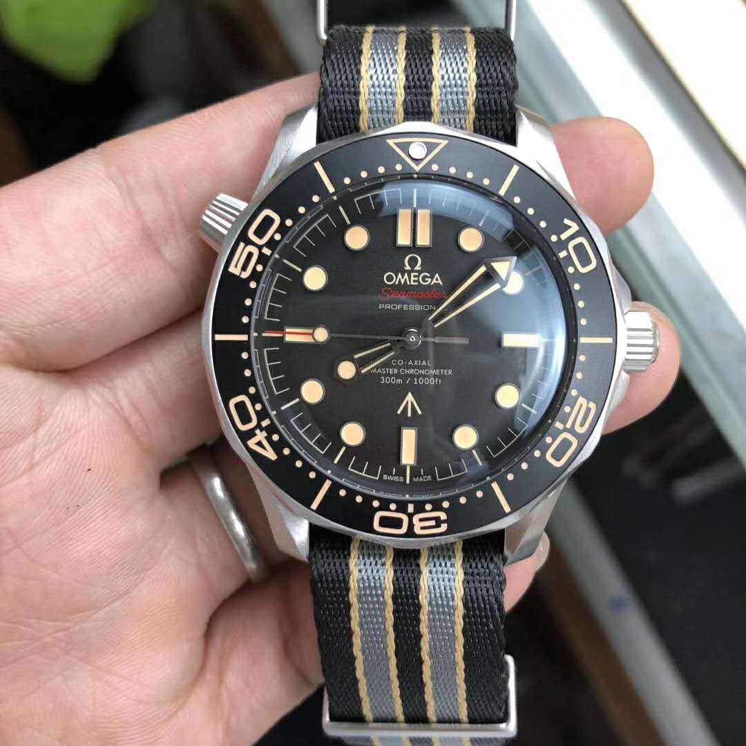Replika Omega Seamaster 300 No Time To Die