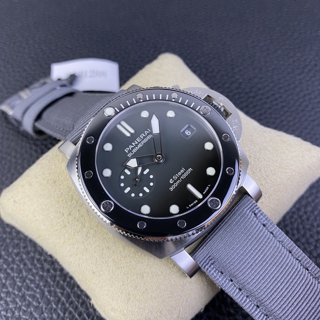 Replika Panerai Submersible eSteel