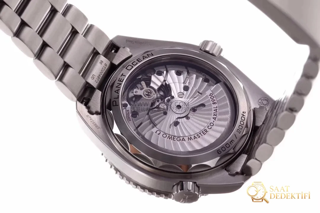 VS Factory yeni Omega Seamaster 600 GMT tai chi bezel siyah-beyaz bezel 43.5 mm 8906 mekanizma replika saat incelemesi - Mekanizma Zemberek ve Balans Detayı