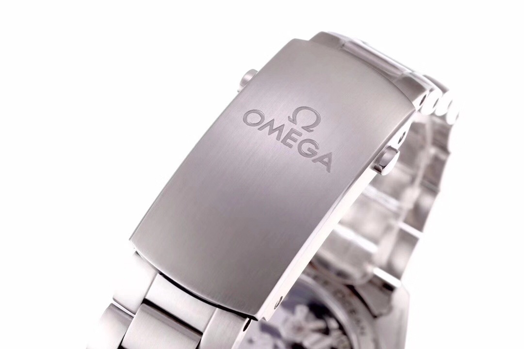 VS Factory yeni Omega Seamaster 600 GMT tai chi bezel siyah-beyaz bezel 43.5 mm 8906 mekanizma replika saat incelemesi — 11. fotoğraf