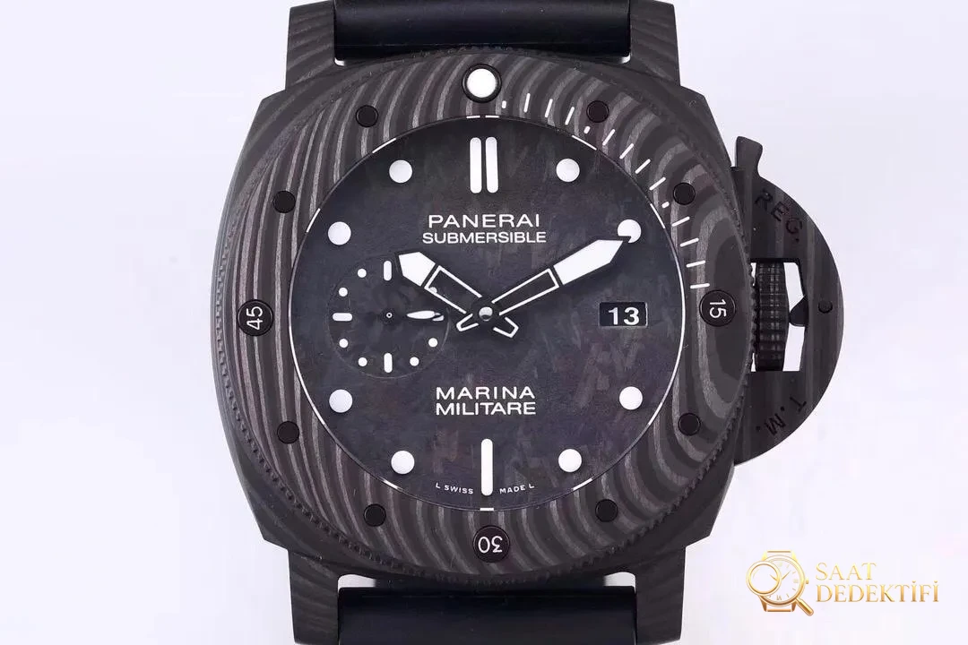 VS Factory yeni Panerai Submersible serisi PAM979 karbon fiber replika saat incelemesi - Arka Kapak ve Mekanizma Detayı