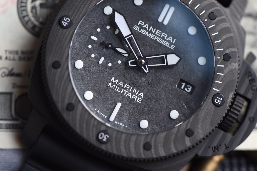 VS Factory yeni Panerai Submersible serisi PAM979 karbon fiber replika saat incelemesi — 6. fotoğraf
