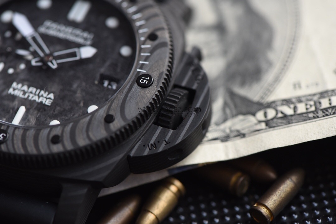 VS Factory yeni Panerai Submersible serisi PAM979 karbon fiber replika saat incelemesi — 10. fotoğraf