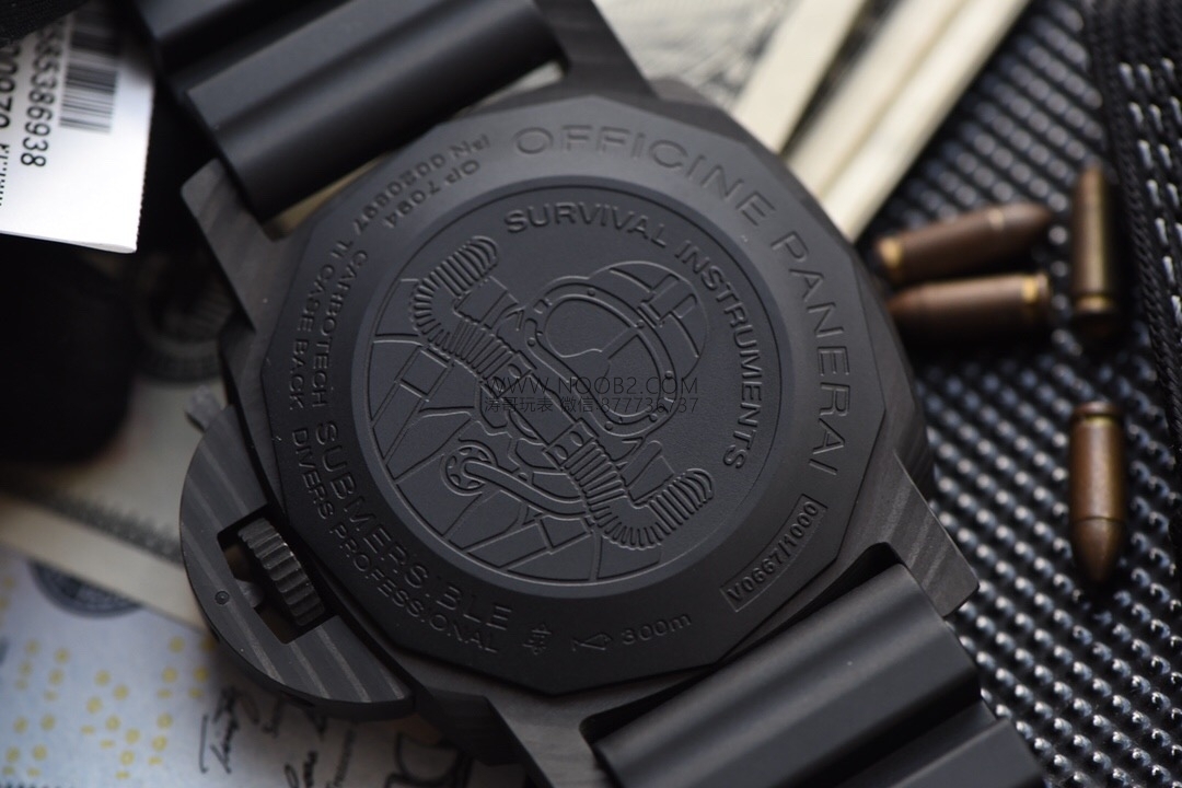 VS Factory yeni Panerai Submersible serisi PAM979 karbon fiber replika saat incelemesi — 12. fotoğraf