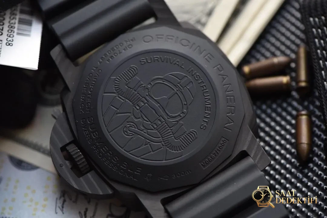 VS Factory yeni Panerai Submersible serisi PAM979 karbon fiber replika saat incelemesi - Genel Açı ve Estetik Duruş