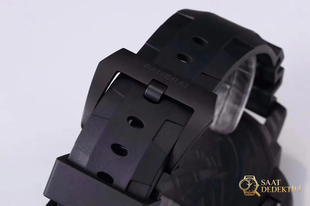 VS Factory yeni Panerai Submersible serisi PAM979 karbon fiber replika saat incelemesi - Kasa Çeliği ve Polisaj Kalitesi