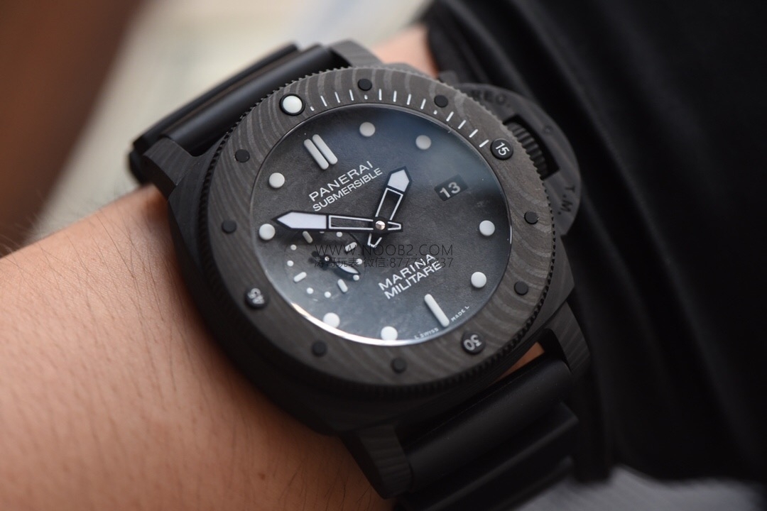 VS Factory yeni Panerai Submersible serisi PAM979 karbon fiber replika saat incelemesi — 16. fotoğraf