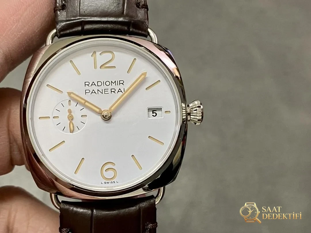 VS Factory yeni ürünü Panerai 1292 köprüsüz 40 mm kalitesi nasıl? - Arka Kapak ve Mekanizma Detayı