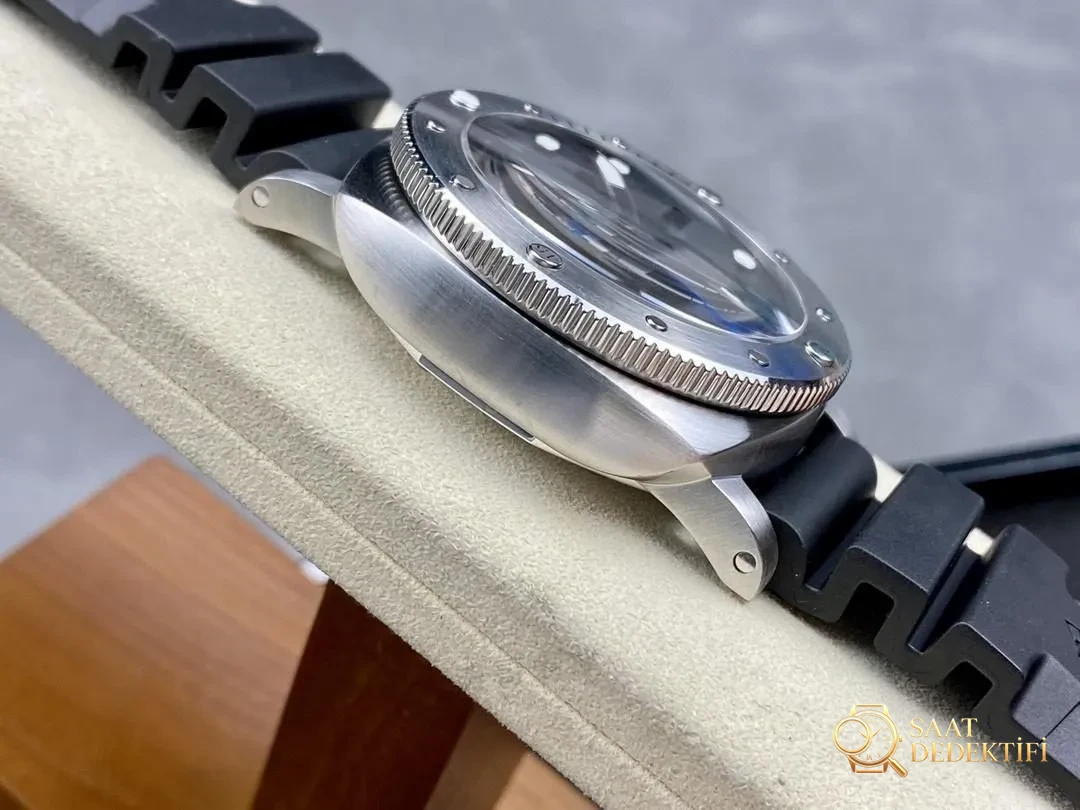 VS Factory(SBF)Panerai Submersible 1229 P900 mekanizmalı: gerçeğe benzerliği nasıl? - Bilezik, Toka ve Klips Mekanizması