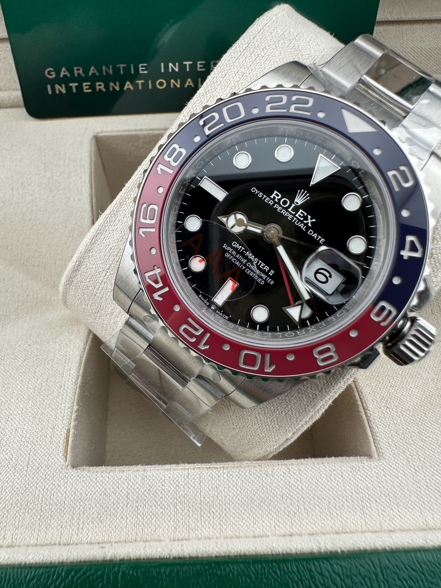 VS GMT cola bezel görücüye çıkıyor! Dandong 3285 mekanizmasını taşıyan bu model, her detayı üstün işçilikle işlenerek piyasadaki tüm versiyonları açık ara geride bırakıyor; replika saatlerin zirvesi unvanını sonuna kadar hak ediyor! — 3. fotoğraf