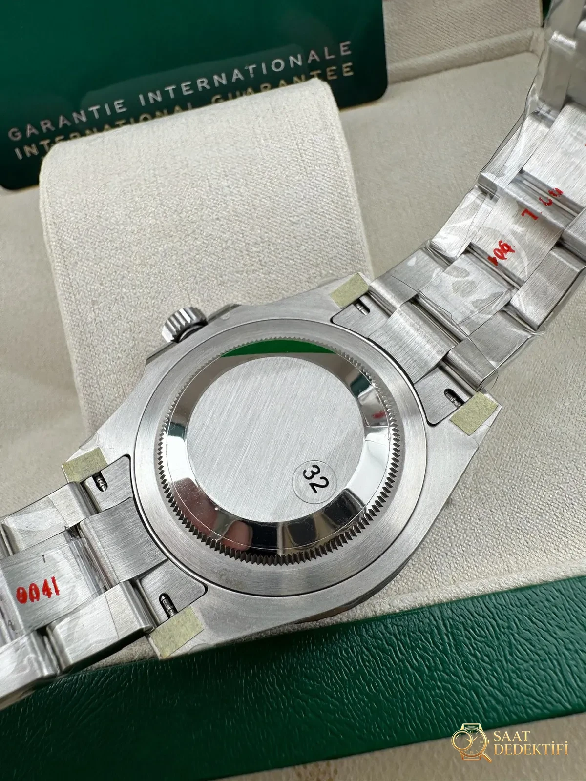 VS GMT cola bezel görücüye çıkıyor! Dandong 3285 mekanizmasını taşıyan bu model, her detayı üstün işçilikle işlenerek piyasadaki tüm versiyonları açık ara geride bırakıyor; replika saatlerin zirvesi unvanını sonuna kadar hak ediyor! - Bilekte Duruş ve Kasa Orantısı