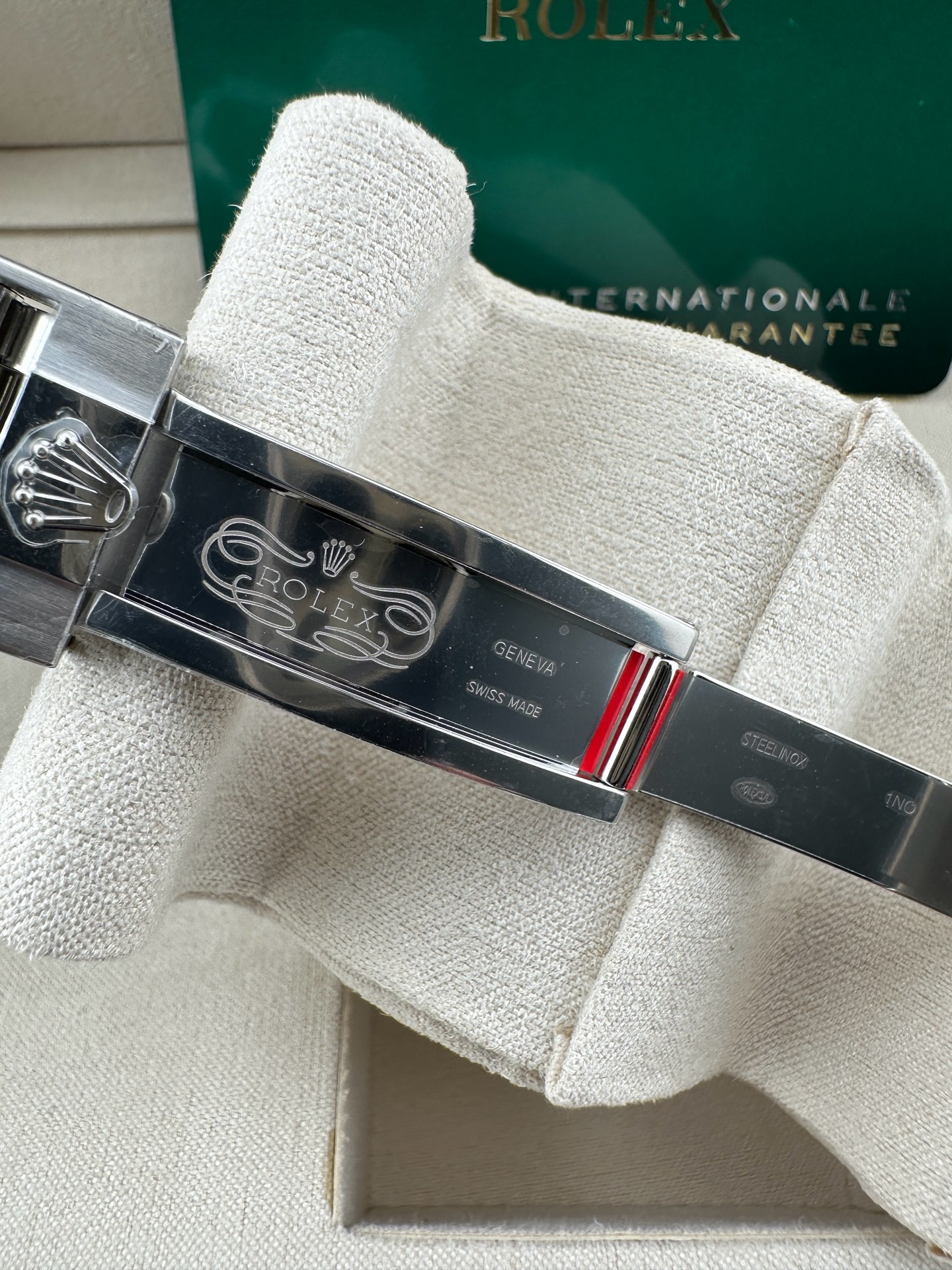 VS GMT cola bezel görücüye çıkıyor! Dandong 3285 mekanizmasını taşıyan bu model, her detayı üstün işçilikle işlenerek piyasadaki tüm versiyonları açık ara geride bırakıyor; replika saatlerin zirvesi unvanını sonuna kadar hak ediyor! — 9. fotoğraf