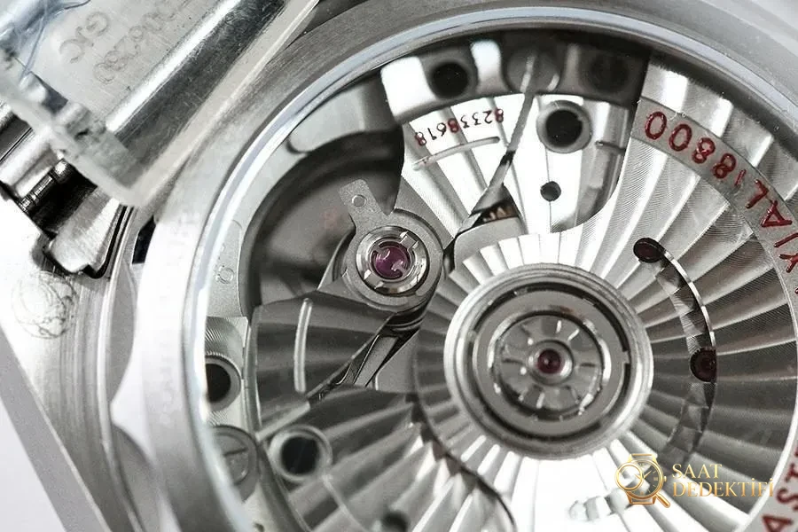VS Omega Seamaster 150 metre inci beyazı sedef replika saat - 34 mm - Klips Kilidi ve Lazer Damgalar