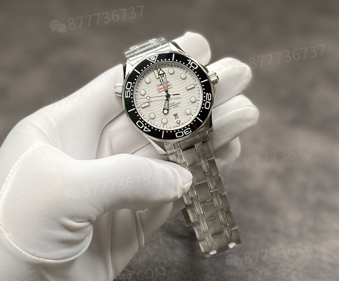VS Omega Seamaster 300 küçük fabrika ürünlerinden nasıl ayırt edilir? — 4. fotoğraf