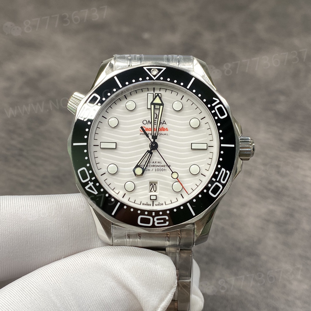 VS Omega Seamaster 300 küçük fabrika ürünlerinden nasıl ayırt edilir? — 5. fotoğraf