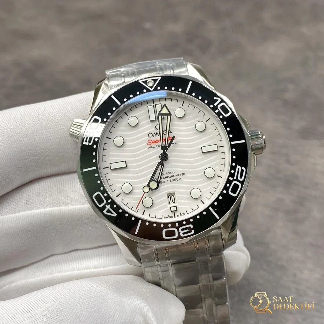 VS Omega Seamaster 300 küçük fabrika ürünlerinden nasıl ayırt edilir? - Makro Kadran ve İndeks İşçiliği