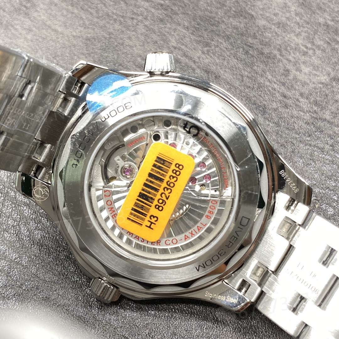VS Omega Seamaster 300 küçük fabrika ürünlerinden nasıl ayırt edilir? — 7. fotoğraf