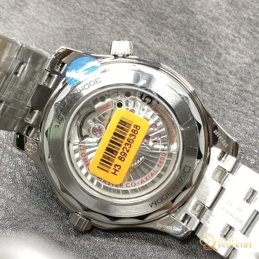 VS Omega Seamaster 300 küçük fabrika ürünlerinden nasıl ayırt edilir? - Klips Kilidi ve Lazer Damgalar