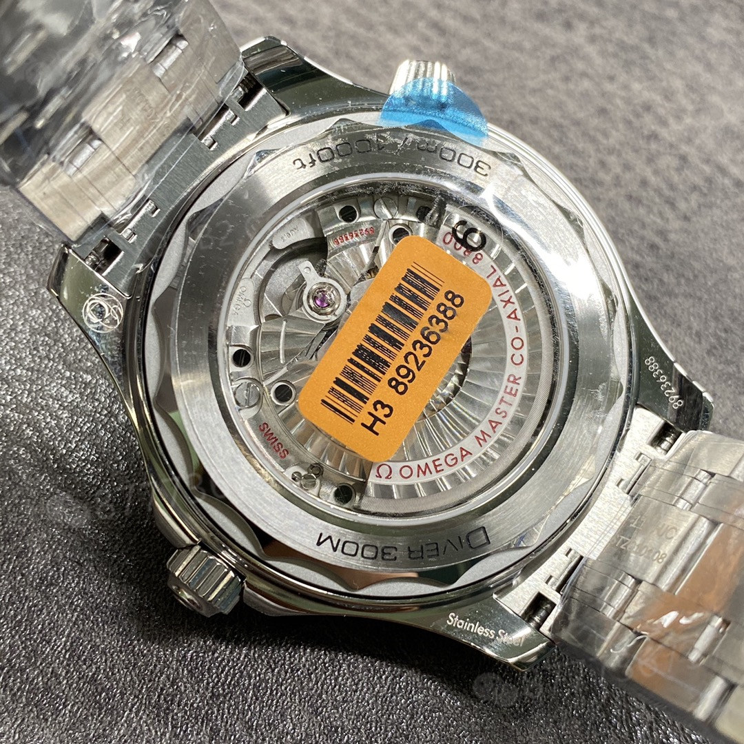 VS Omega Seamaster 300 küçük fabrika ürünlerinden nasıl ayırt edilir? — 8. fotoğraf