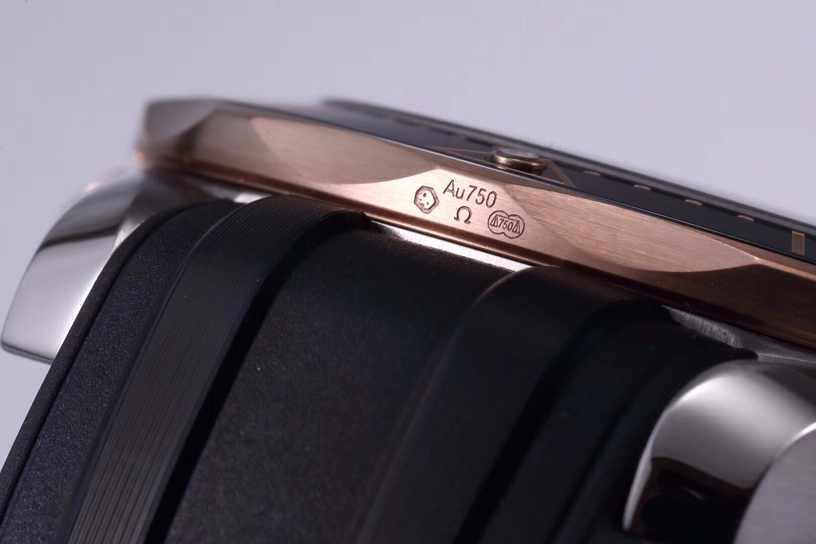 VS Omega yeni Seamaster 300 çift ton rose gold 8800 mekanizmalı replika saat incelemesi — 2. fotoğraf