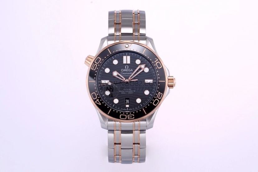 VS Omega yeni Seamaster 300 çift ton rose gold 8800 mekanizmalı replika saat incelemesi — 5. fotoğraf