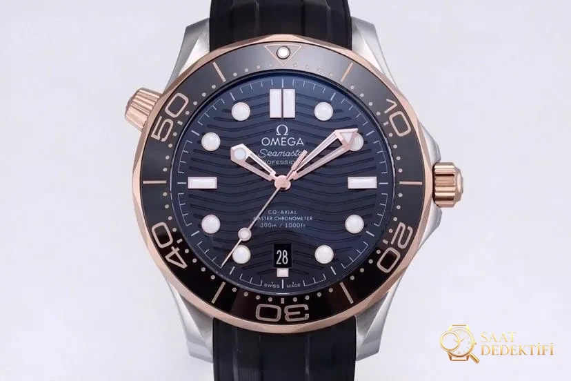 VS Omega yeni Seamaster 300 çift ton rose gold 8800 mekanizmalı replika saat incelemesi - Fosfor ve Super-LumiNova Gece Görünümü