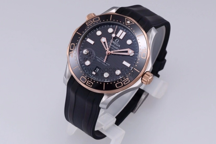VS Omega yeni Seamaster 300 çift ton rose gold 8800 mekanizmalı replika saat incelemesi — 10. fotoğraf