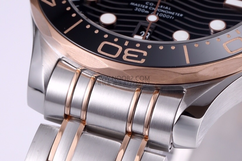 VS Omega yeni Seamaster 300 çift ton rose gold 8800 mekanizmalı replika saat incelemesi — 12. fotoğraf