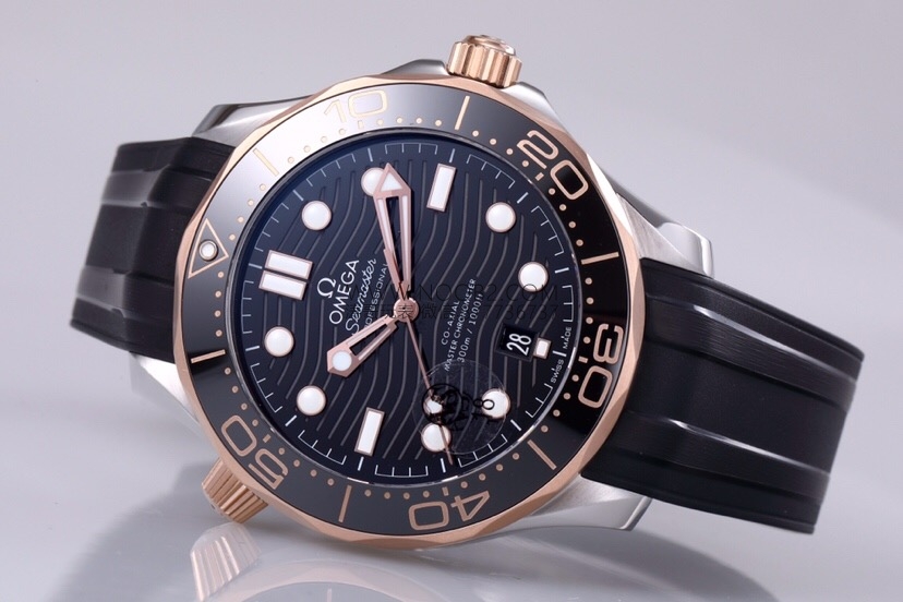 VS Omega yeni Seamaster 300 çift ton rose gold 8800 mekanizmalı replika saat incelemesi — 14. fotoğraf