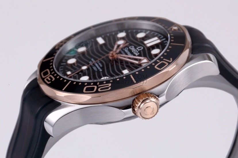 VS Omega yeni Seamaster 300 çift ton rose gold 8800 mekanizmalı replika saat incelemesi — 17. fotoğraf
