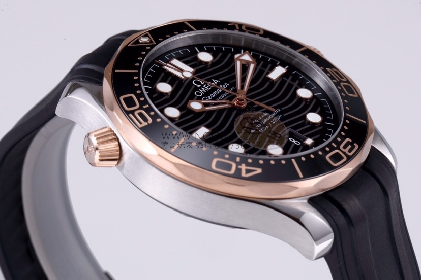 VS Omega yeni Seamaster 300 çift ton rose gold 8800 mekanizmalı replika saat incelemesi — 18. fotoğraf