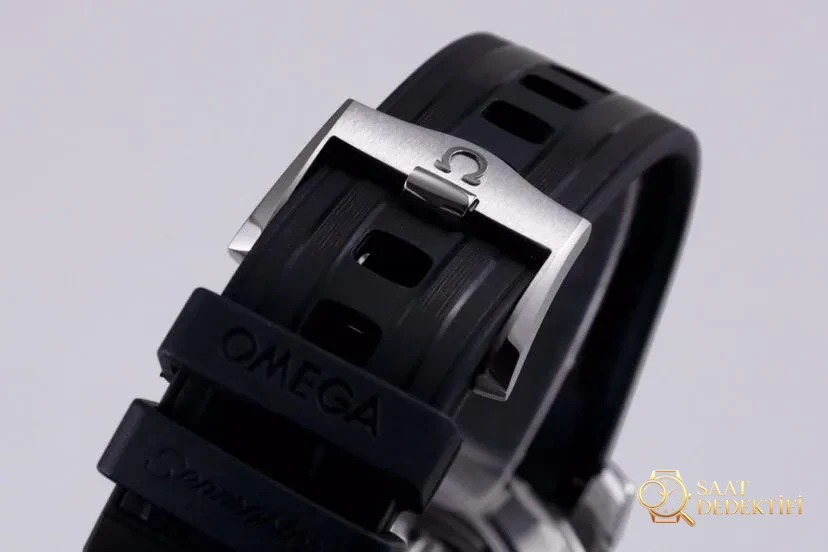 VS Omega yeni Seamaster 300 çift ton rose gold 8800 mekanizmalı replika saat incelemesi - Kordon Dokusu ve Dikiş Detayları