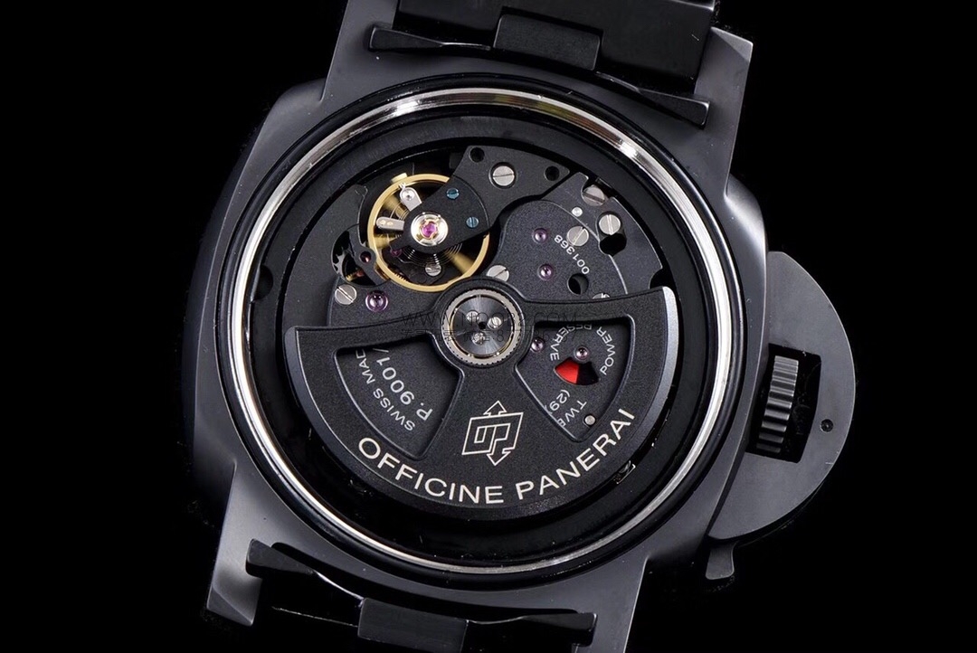 Vs Panerai PAM438 Black Warrior seramik p9001 full siyah mekanizma gerçek V2 versiyon replika saat orijinal karşılaştırmalı incelemesi — 17. fotoğraf