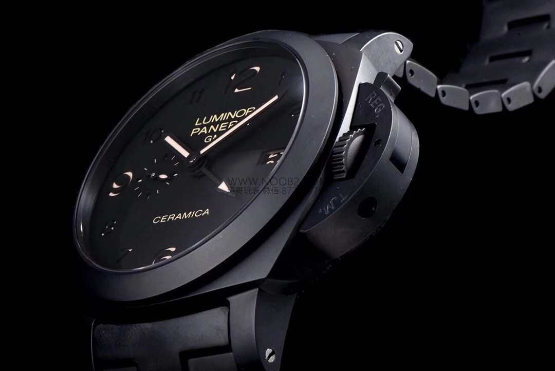 Vs Panerai PAM438 Black Warrior seramik p9001 full siyah mekanizma gerçek V2 versiyon replika saat orijinal karşılaştırmalı incelemesi — 19. fotoğraf